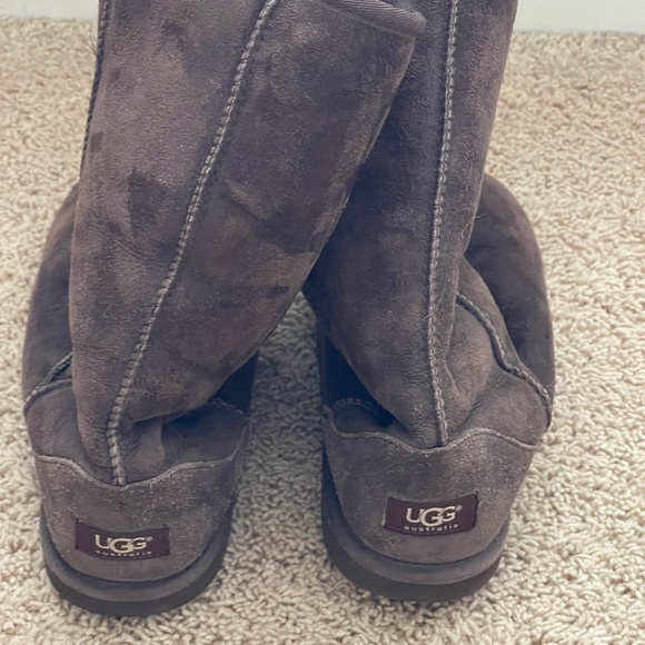 Uggs Australia Tall Brown size 8 - Picture 1 of 3